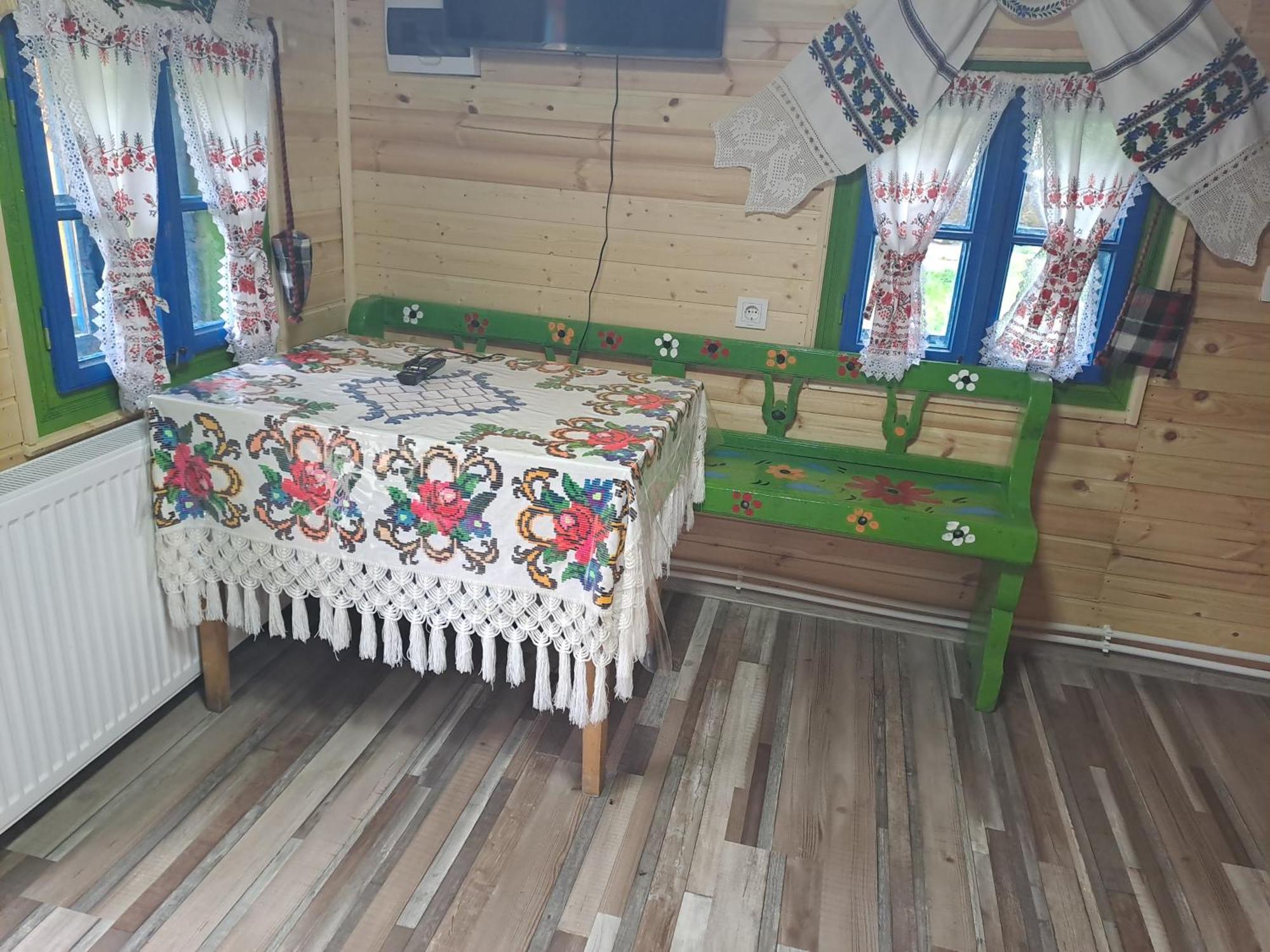 Complex Traditional Casuta Bunicilor-Breb Zimmer foto