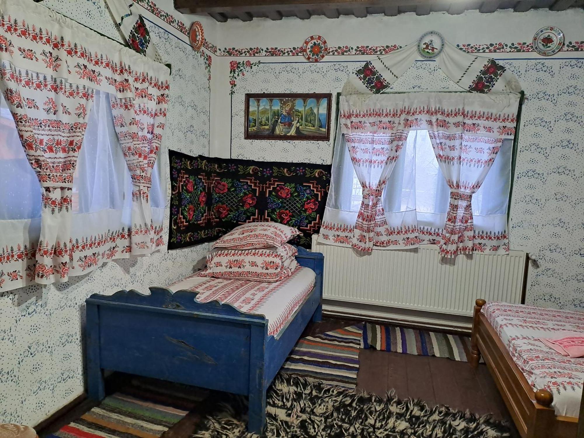 Complex Traditional Casuta Bunicilor-Breb Zimmer foto